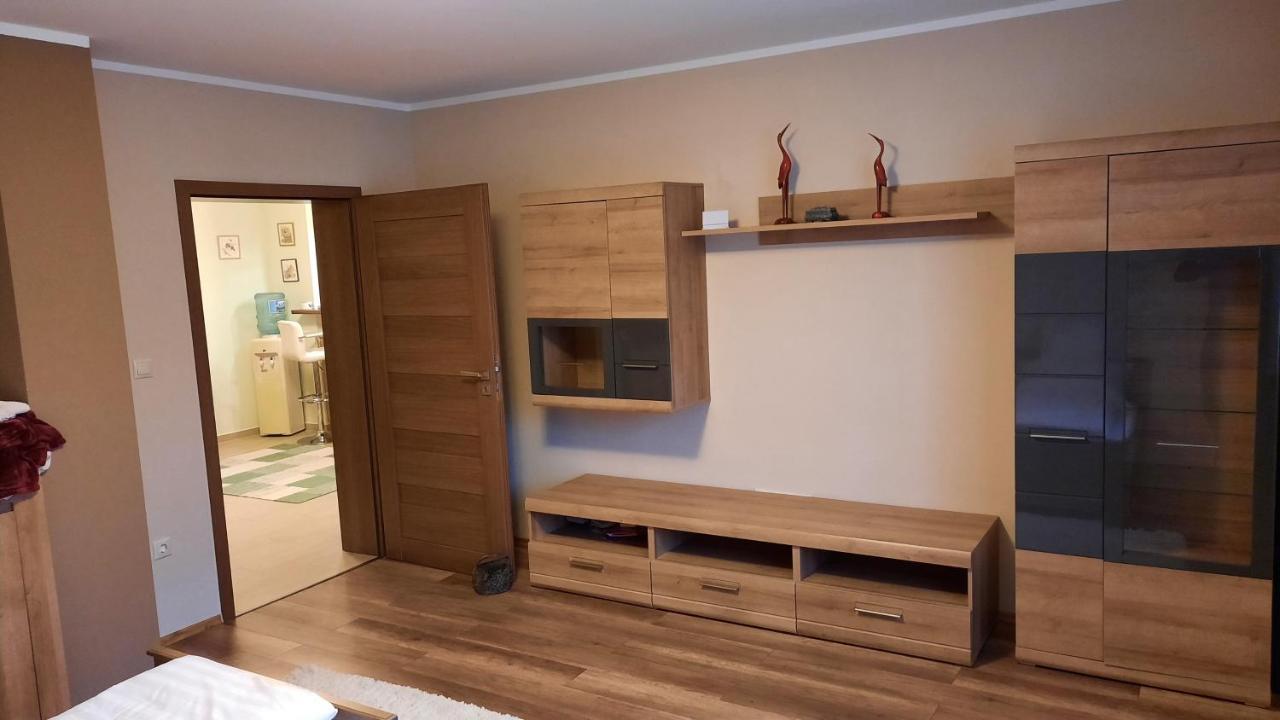 Aranypatak Apartmanhaz Szombathely Exteriör bild