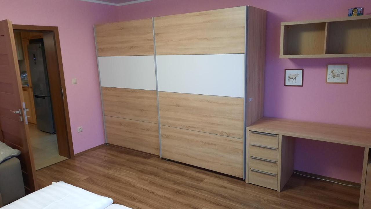 Aranypatak Apartmanhaz Szombathely Exteriör bild